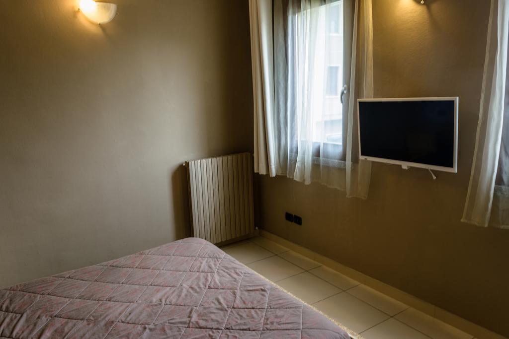 Bed And Breakfast Linate 페스키에라 보로메오 외부 사진
